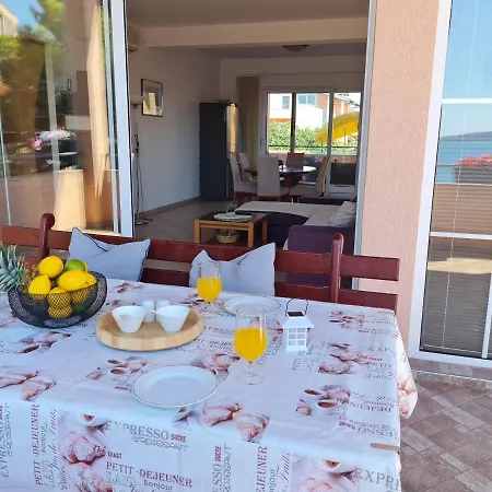 Nomi * ברודאריצה