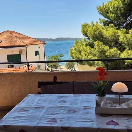 Nomi * Brodarica (Sibenik-Knin)