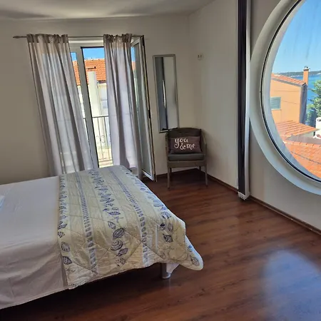 Nomi Apartmán