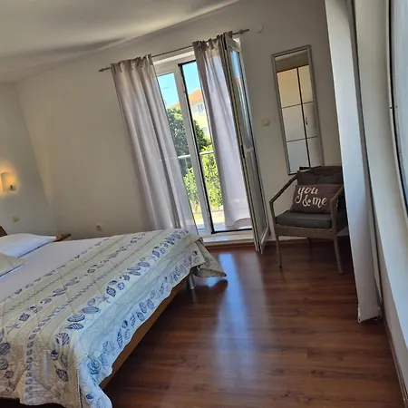 Nomi Brodarica (Sibenik-Knin)