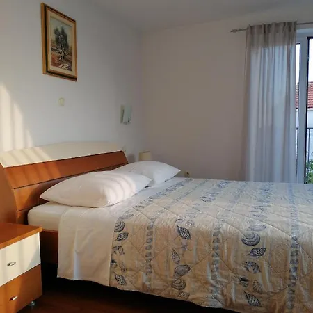 Nomi Brodarica (Sibenik-Knin)