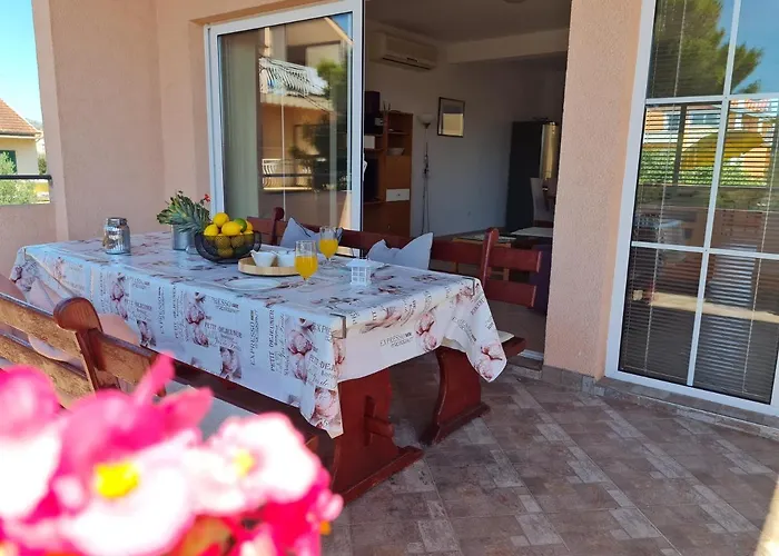 Nomi * ברודאריצה