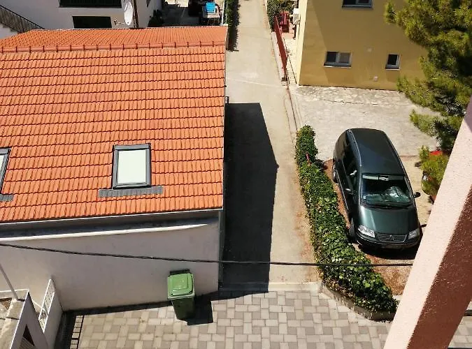 Nomi * Brodarica (Sibenik-Knin)